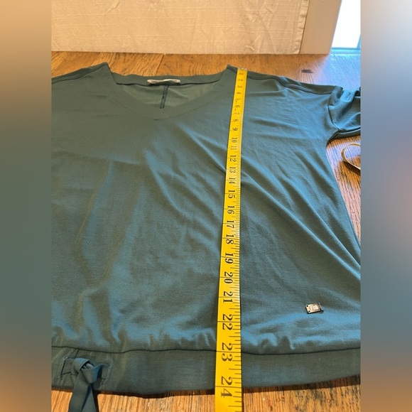 📍 FIG – Teal V-Neck Drawstring Hem Top (Size L) - Picture 5 of 7